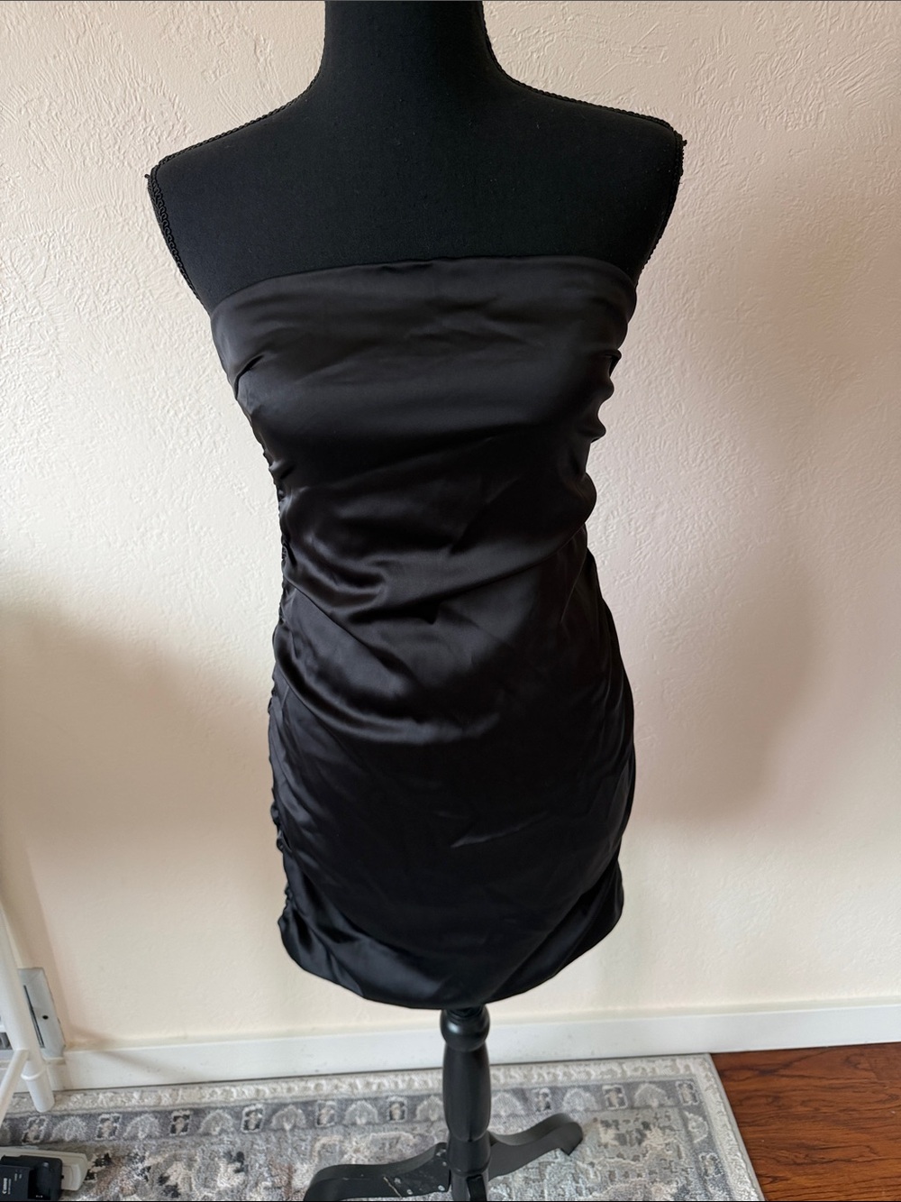 EUC MESHKI Strapless Black Satin Bodycon Dress SIZE MEDIUM